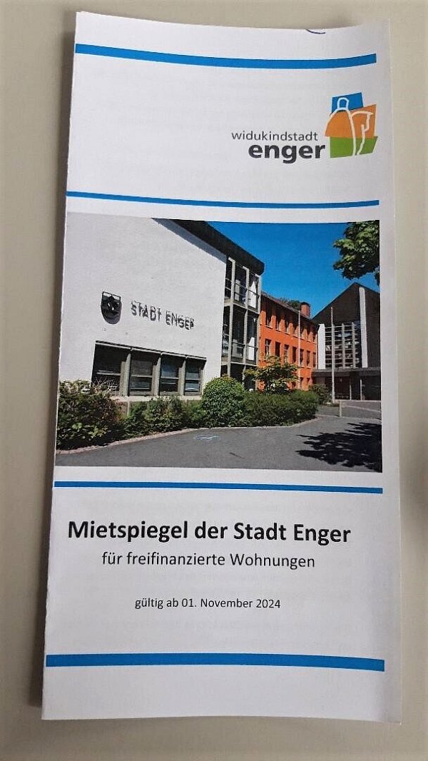 Liegt ab sofort im Rathaus aus und ist auch online einsehbar: der neue Mietspiegel für die Stadt Enger. - © Meiko Haselhorst