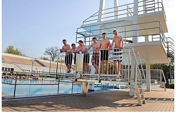 Philip Willner, Quint Doleske, Lukas Korzinetzki, Daniel Schröter, Patrick Kolpaczki und Tom Brüntrup (v. l.). - © FOTO: ANNIKA SIKORRA