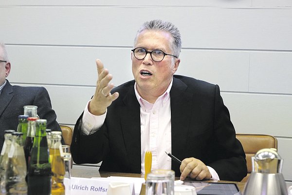 Wies Anwürfe zurück: Bürgermeister Ulrich Rolfsmeyer. - © Alexander Jenniches