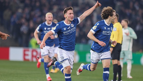 Marius Wörl feiert sein Tor gegen Werder Bremen im Viertelfinale des DFB-Pokals. - © Oliver Krato