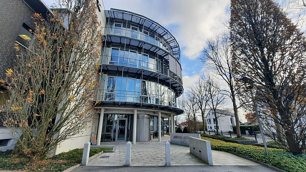 Kicker, Firmenmuseum, Kreativräume: Die moderne Zentrale des Versmolder Unternehmens Nagel an der Friedrich-Menzefricke-Straße. - © Jonas Damme