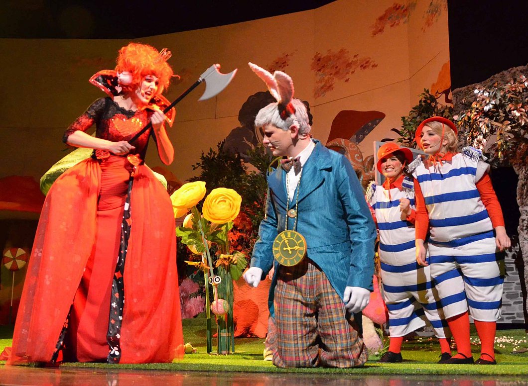 Rietberg Die Jugend Musical Buhne Rietberg Prasentiert Alice Im Wunderland Nw De