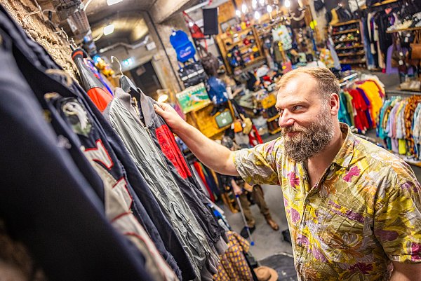 Bei Used an der Herforder Straße in Bielefeld finden Kundinnen und Kunden echt Vintage-Schätze. - © Mike-Dennis Mller / www.mdm.photo