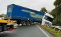 Lastzug stellt sich in A33-Abfahrt in Paderborn quer
