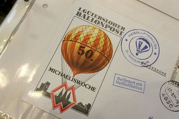 Rarität: Die 1. Gütersloher Ballonpost. - © Florian Sädler