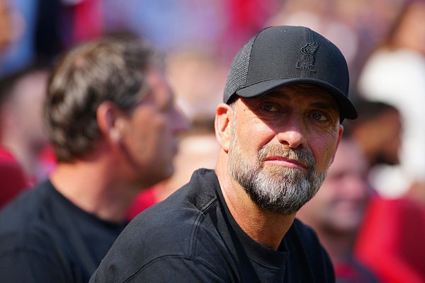 Jürgen Klopp, bis 2024 Trainer von Liverpool, äußert sich auf Social Media schockiert. - © Jon Super/AP