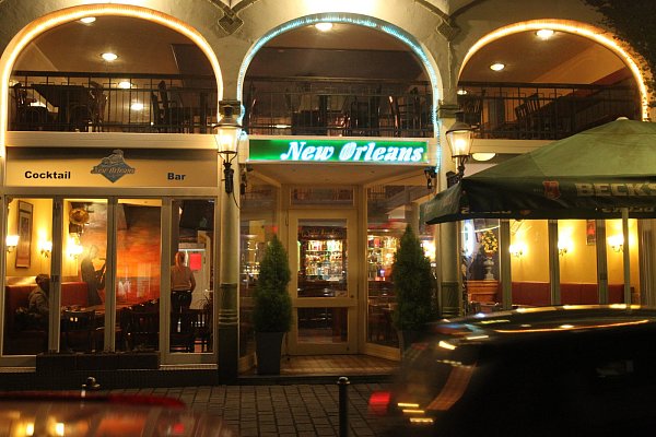 Sichere Anlaufstelle: Das "New Orleans" an der Hämelinger Straße ist auch zu späterer Stunde geöffnet. - © Peter Steinert