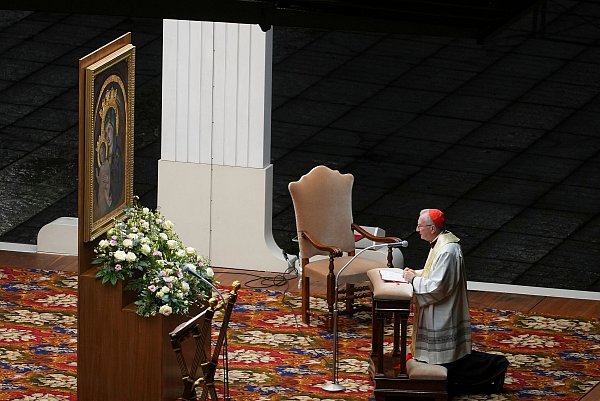 Kardinal Pietro Parolin, Staatssekretär des Vatikans, kümmert sich um das Tagesgeschäft, während der Papst im Krankenhaus liegt. - © Kirsty Wigglesworth/AP/dpa