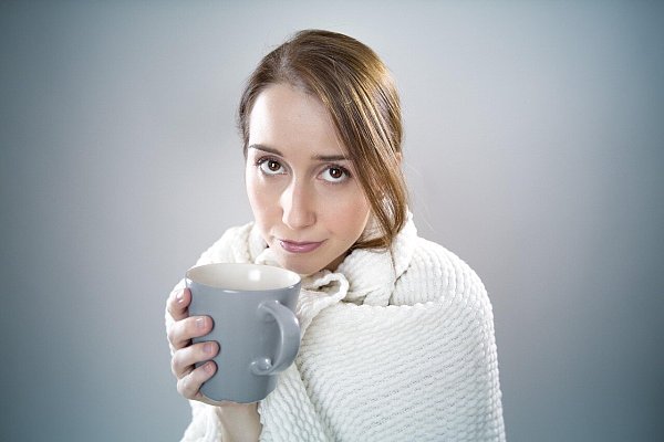 Eine warme Tasse Tee kann bei ersten Anzeichen einer Sommergrippe wohltuend sein. - © Symbolbild/Pixabay