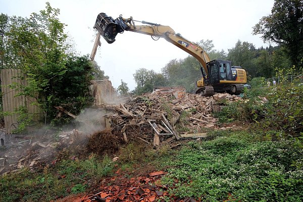 Abriss: Mitte September rollten die Abrissbagger an. - © David Schellenberg