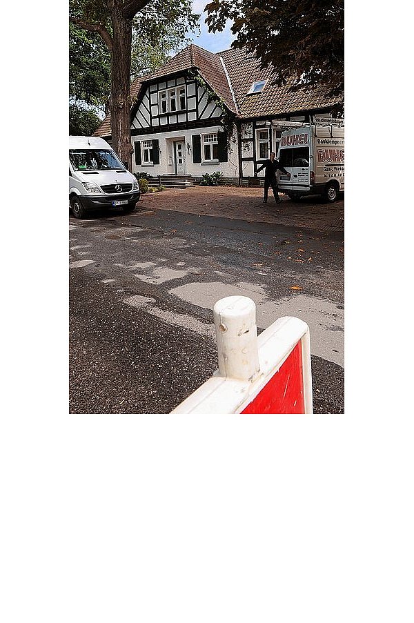 Das alte Parkhotel am Rande des Stadtparks hat einen neuen Besitzer. Das könnte auch das Aus für die Deutsche Demenzstiftung bedeuten. - © FOTO: RAIMUND VORNBÄUMEN