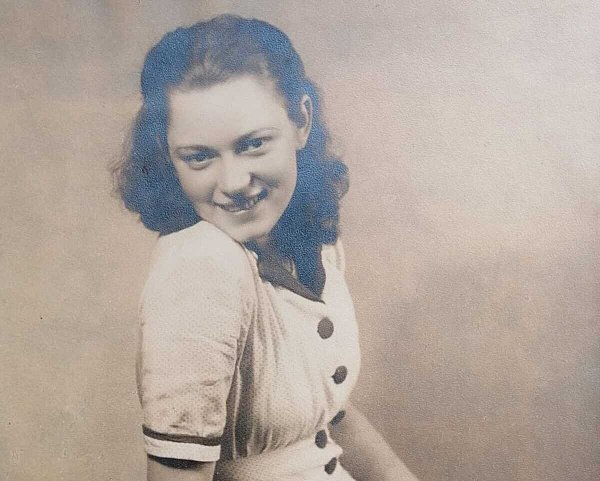 Die Jubilarin im Alter von 18 Jahren – also im Jahr 1943. - © Privat