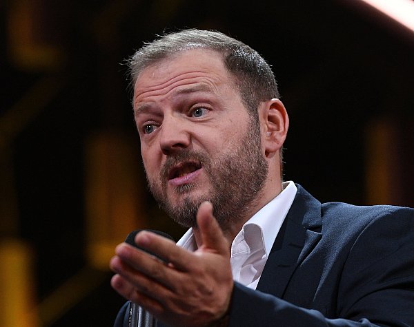 Mario Barth ist mit seinem neuen Programm "Männer sind nichts ohne Frauen" 2025 auch im Kreis Gütersloh. - © dpa