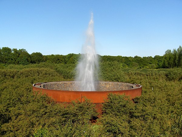 Wasserkrater und Wassergärten in der Aqua Magica sind ein toller Anlaufpunkt für Familien. - © Aqua Magica GmbH