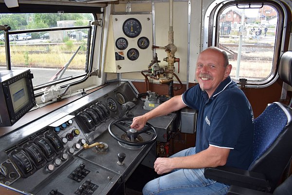 Eisenbahn rund um die Uhr: Martin Rese, 1. Vorsitzender des Vereins Baureihe E10. - © Anja Ebner