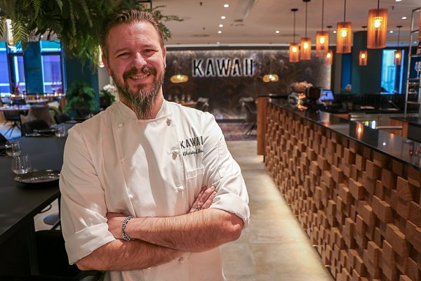 Christoph Hesse ist Küchenchef im Kawaii, das er mit seinem Bruder Lars betreibt. - © Holger Kosbab