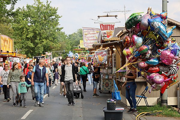 Der Hövelmarkt in Hövelhof startet am Freiitag, 3. Oktober. - © Regina Brucksch/Archivbild