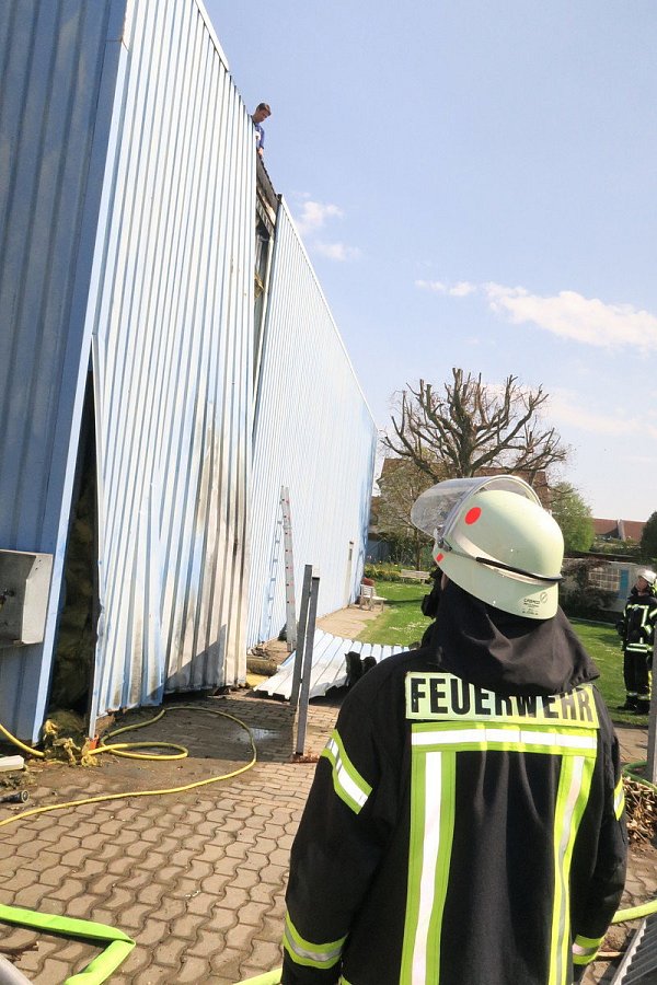 Die genaue Schadenssumme stand bei Abschluss der Löscharbeiten noch nicht fest - © Alexander Heim