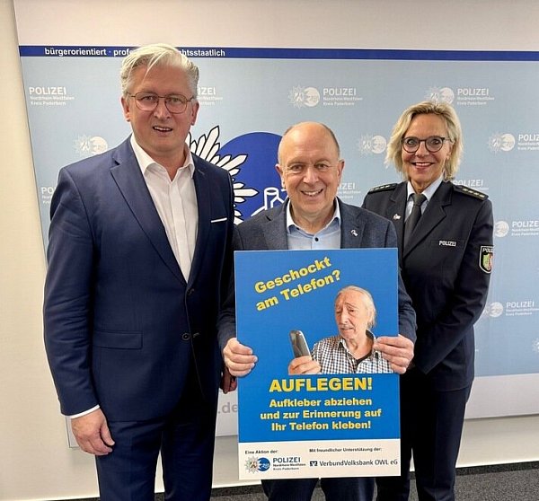 Polizei und die VerbundVolksbank OWL starten Kooperation gegen den Telefonbetrug - © Paderborn