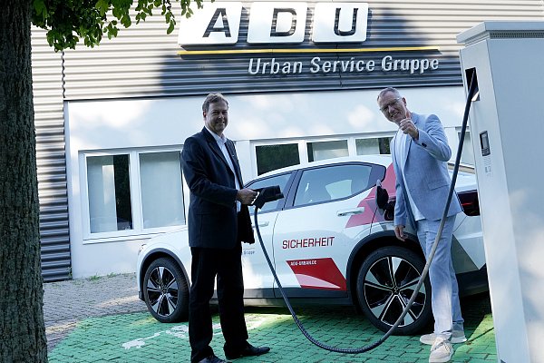 Bis spätestens 2030 plant das Unternehmen, den gesamten Fuhrpark auf E-Mobilität umzustellen. - © ADU Urban Service Gruppe