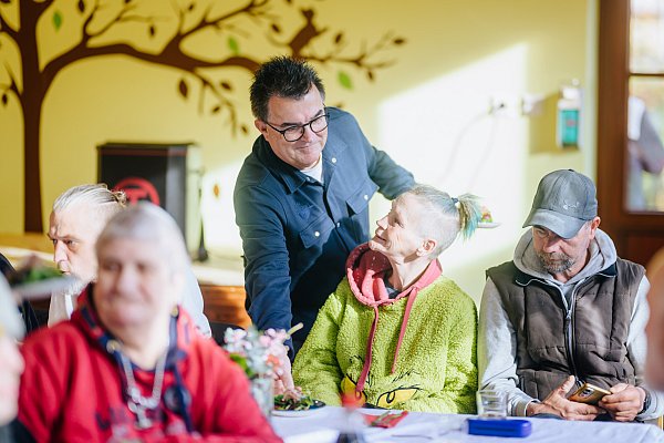 Martinsessen für Obdachlose im B2. - © BESIM MAZHIQI