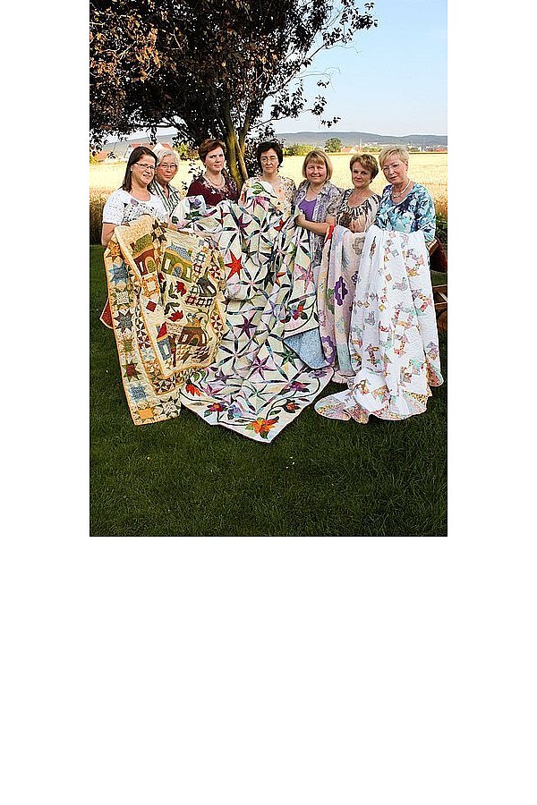 Ursula Klein (v. l.), Wibke Erhorn, Wiebke Lünnemann, Marion Grewe, Heike Blank, Elisabeth Shields und Evelyne Weber. - © FOTOS: JESSICA KLEINEHELFTEWES
