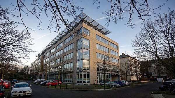 Das Gebäude des Bau- und Liegenschaftsbetrieb NRW BLB. - © Henning Kaiser/dpa