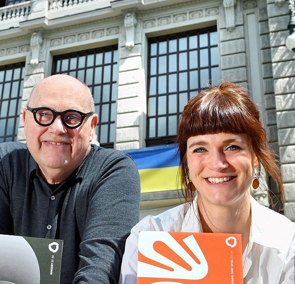 Fungierten zwei Spielzeiten als Doppelspitze: Michael Heicks und Nadja Loschky. Loschky ist nun alleinige Intendantin des Bielefelder Theaters. - © BARBARA FRANKE