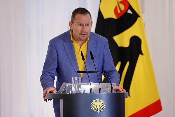 Autor Marko Martin: "Der Bundespräsident nahm meine Hand in den Schraubgriff." - © IMAGO/Metodi Popow