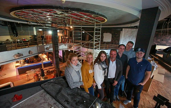 Das neue Team freut sich auf die Eröffnung am kommenden Freitag. - © Andreas Zobe