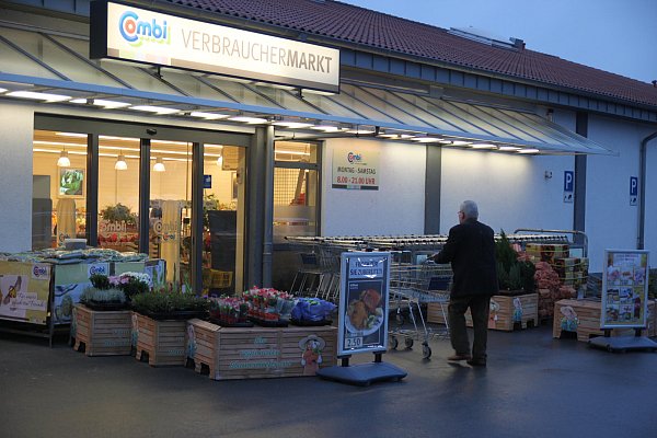 Jibi heißt jetzt Combi: Der Markt in Bad Oeynhausen-Volmerdingsen. - © Jörg Stuke