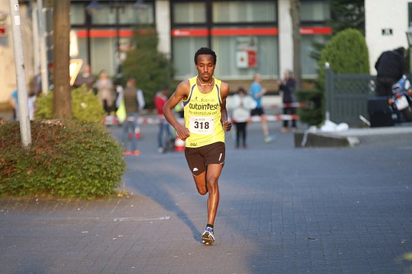 Ungefährdet: Robiel Weldemichael hatte großen Vorsprung. - © Jochem Schulze
