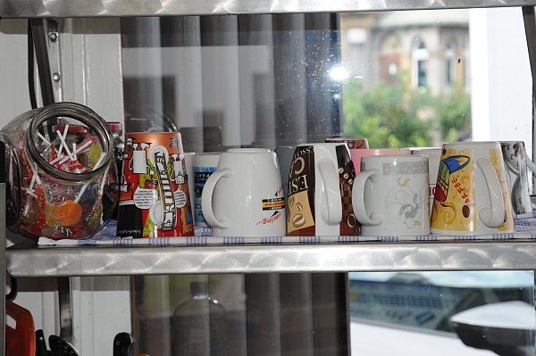 Einige Stammkunden haben sogar ihre eigenen Tassen im Pilz. - © Heiko Kaiser