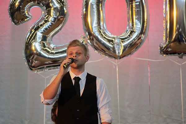 Musikbeitrag: Timm Ölschläger singt "You raise me up" von Westlife. - © Alexandra Wilke