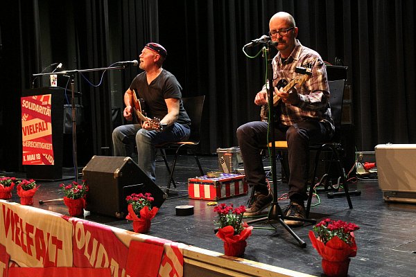 Sorgten für die musikalische Unterhaltung: Das Bünder Duo Tradewind - © Raphaela Rußkamp