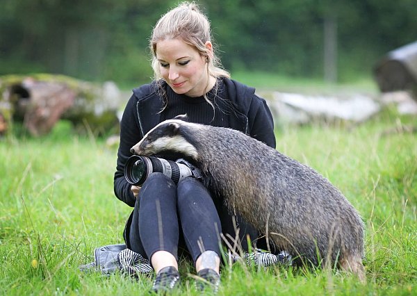 Die Fotografin: Sarah Jonek hat auch Olderdissen fotografiert und hier neue Freunde gewonnen. - © Sarah Jonek