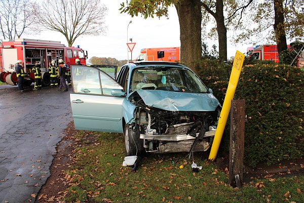 Der Renault Megane der 60-jährigen Frau aus Petershagen. - © Polizei Minden-Lübbecke