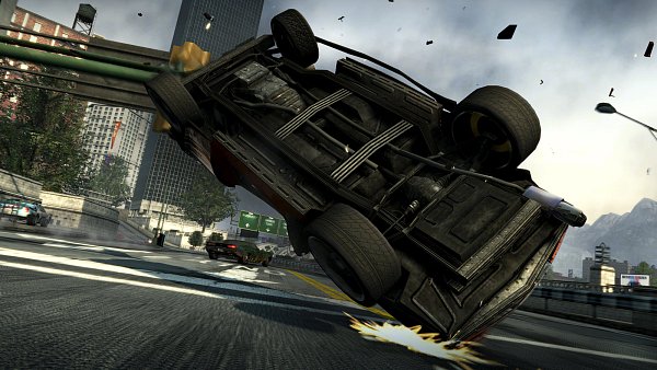 Höchst befriedigend: Die Takedowns, mit denen wir unsere Gegner spektakulär von der Straße befördern. - © EA/Stellar Games