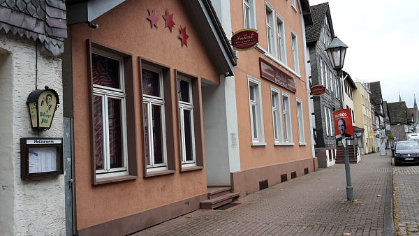 Die Spielhalle in der Westerbachstraße wurde überfallen. - © Michaela Bast