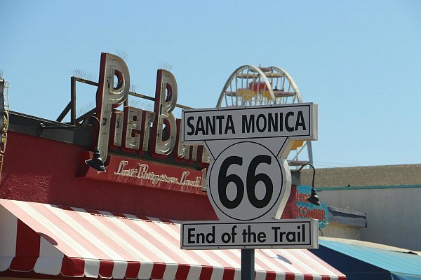 Santa Monica: Westliches Ende der Route 66.  - © Jürgen Juchtmann