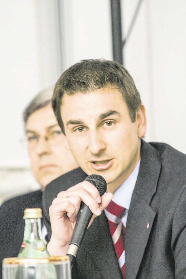 Jens Härtel, Vorstandsvorsitzender der Sparkasse Höxter, begründet die Entscheidung mit dem veränderten Kundenverhalten. - © Sabine Brinkmann