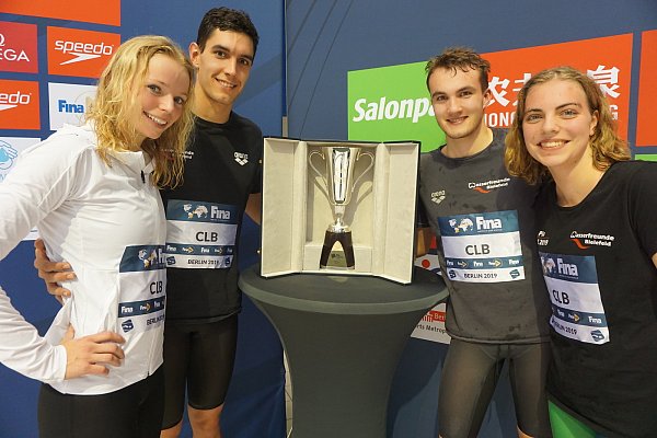 Erlebnis in Berlin: Die Staffel der Wasserfreunde trat mit Gabriel Lotz (23), Janne Lüngen (16), Karolin Taube (28) und Pia Kleinebekel (17) als Team Deutschland an. - © Peter Unger