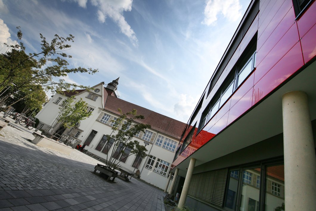 Gymnasium am Markt in Bünde braucht wohl noch weitere Container | nw.de