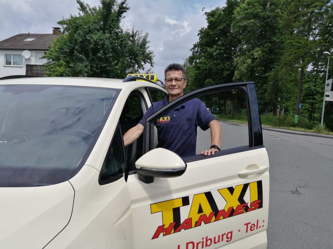 Wegen Corona-Lockerungen: Taxi-Unternehmer im Kreis Höxter fürchten ...