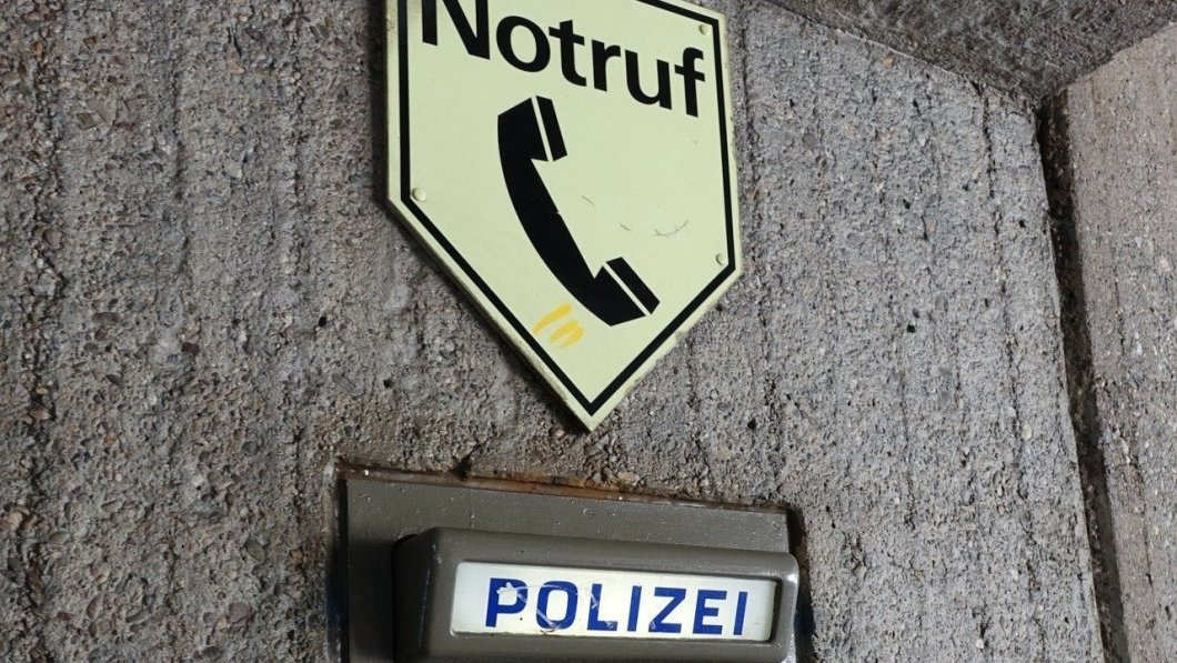Zahlreiche Bürger melden Corona-Verstöße - und blockieren den Notruf | nw.de