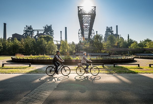 Industriekultur trifft Naturidylle – der Landschaftspark Duisburg-Nord begeistert mit beeindruckender Architektur, grüner Oase und spannender Geschichte. - © Dominik Ketz/Tourismus NRW