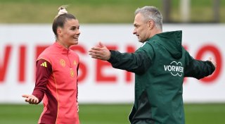 DFB-Frauen: Kader-Bekanntgabe in künstlicher Landschaft