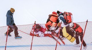 Ski-Spektakel auf der Streif: Die Gefahr fährt immer mit