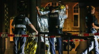 Gefährliche Auseinandersetzung in Bielefeld endet mit Messerstich in den Hals
