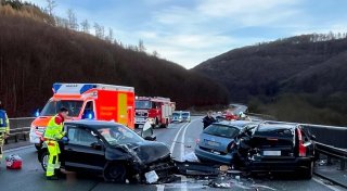 Mehrere Verletzte: Bielefelderin stirbt bei Unfall im Kreis Lippe